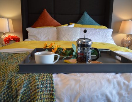 breakfast-in-bed-1158270_1920