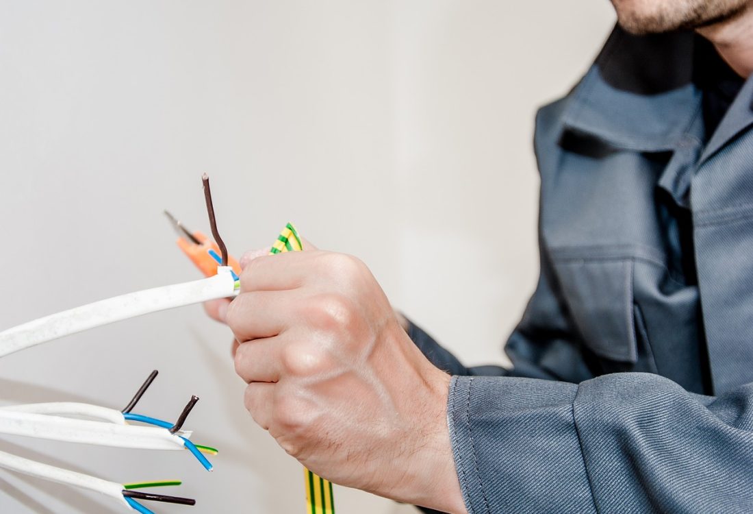 electrician-1080570_1920
