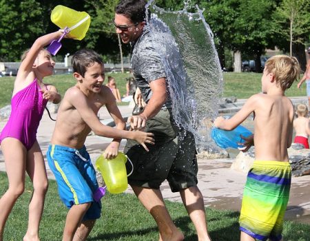 water-fight-442257_640