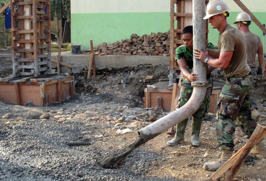 working-1025325_1280